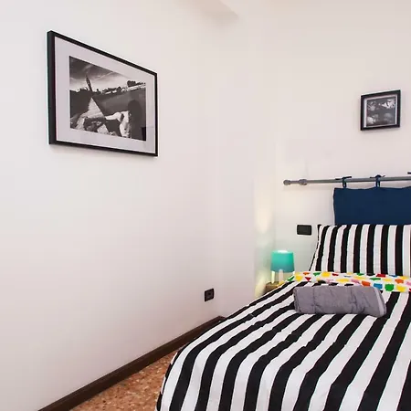 Casa Liberta - Downtown Modern With Airconditioning Apartment *