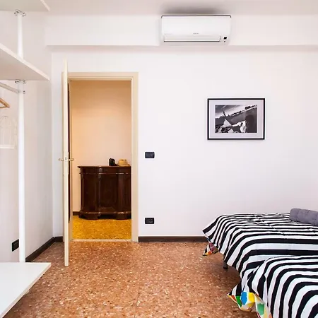 Casa Liberta - Downtown Modern With Airconditioning Apartment